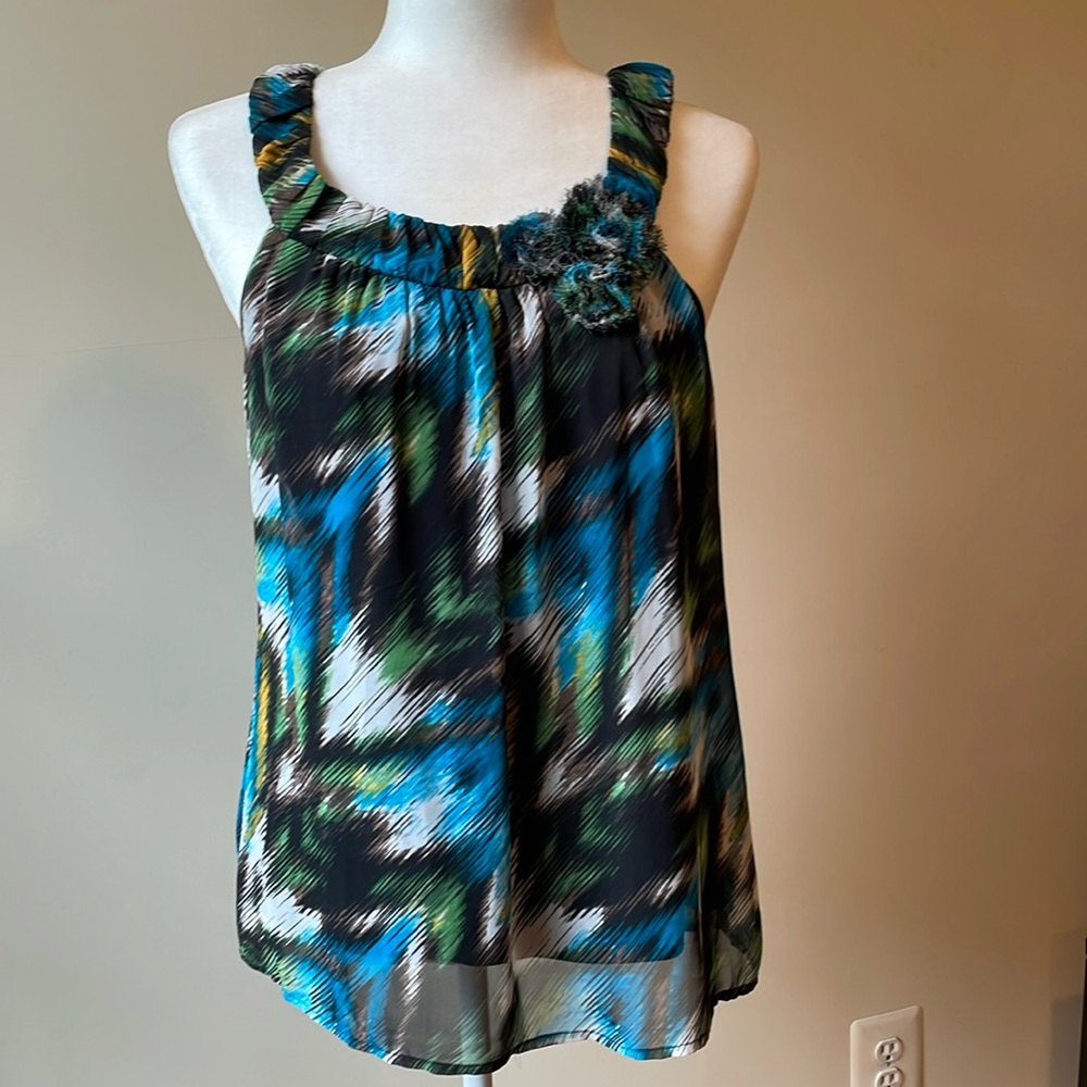 AGB chiffon, button-neck tank top. Floral detail. Size Medium MED M